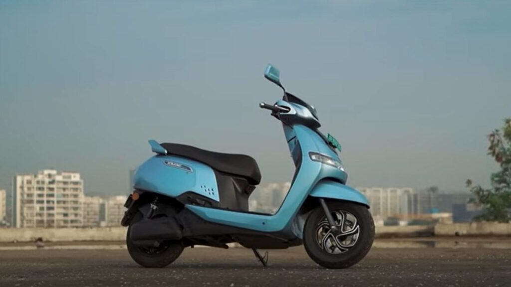 TVS iQube Electric 2.2 kWh vs ST 3.4 kWh